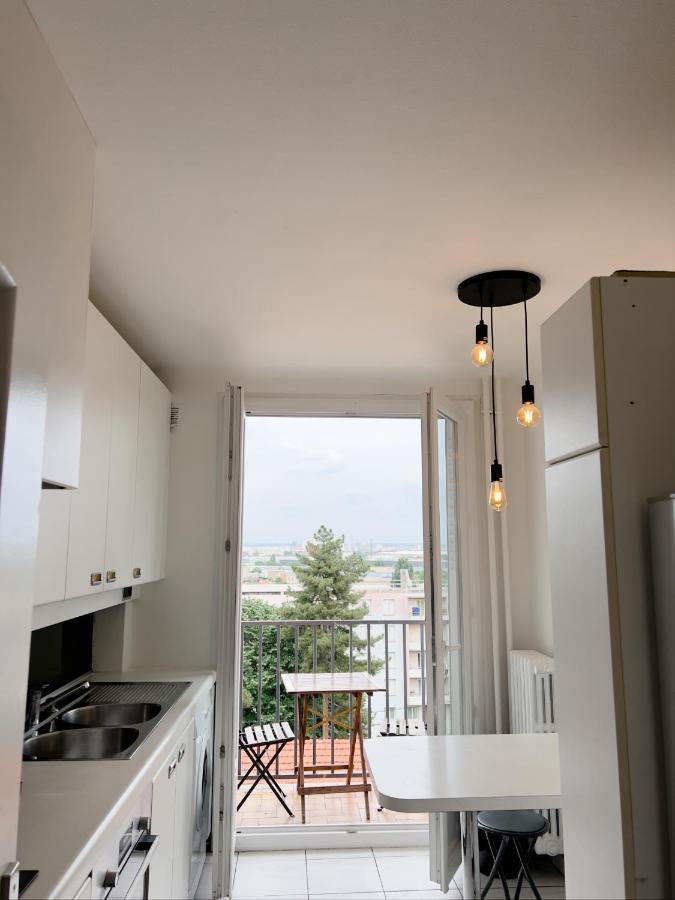 Appartement Spacieux Avec Balcon Saint-Fons Esterno foto